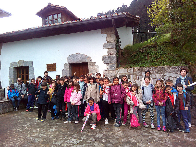 ingurugiro-etxea-bizarain-01